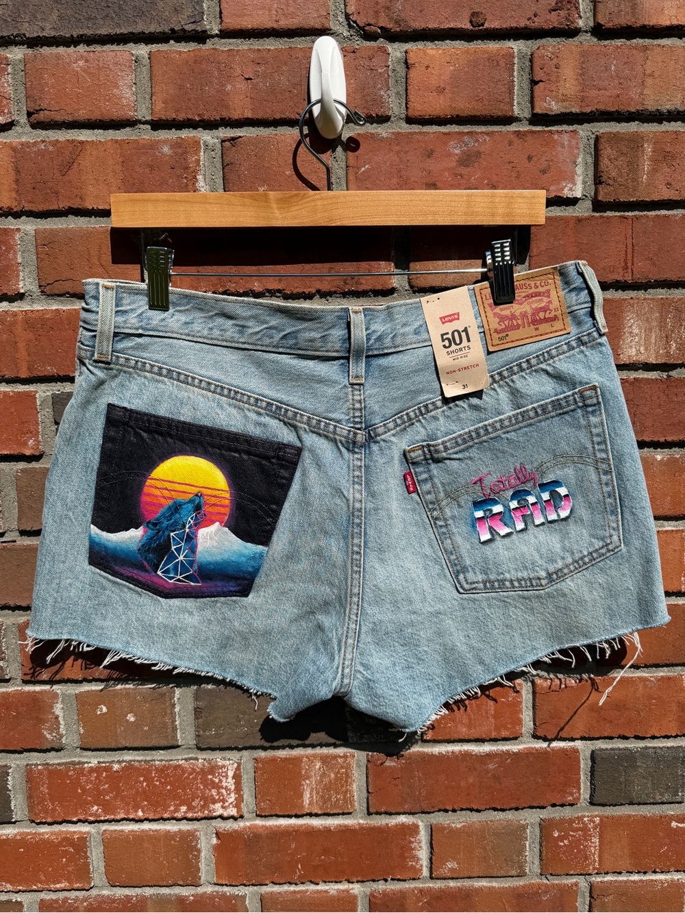 Hand-painted Levi’s Mid Rise 501 shorts with 80s Vaporwave Design Size 31